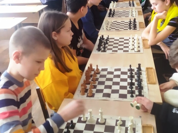 Муниципальные соревнования по шашкам и шахматам.